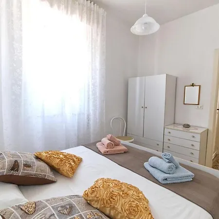 Holiday home Rosaria *