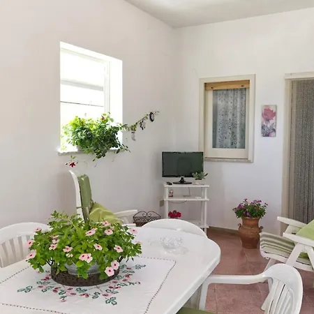 Holiday home Rosaria Santa Maria Del Focallo